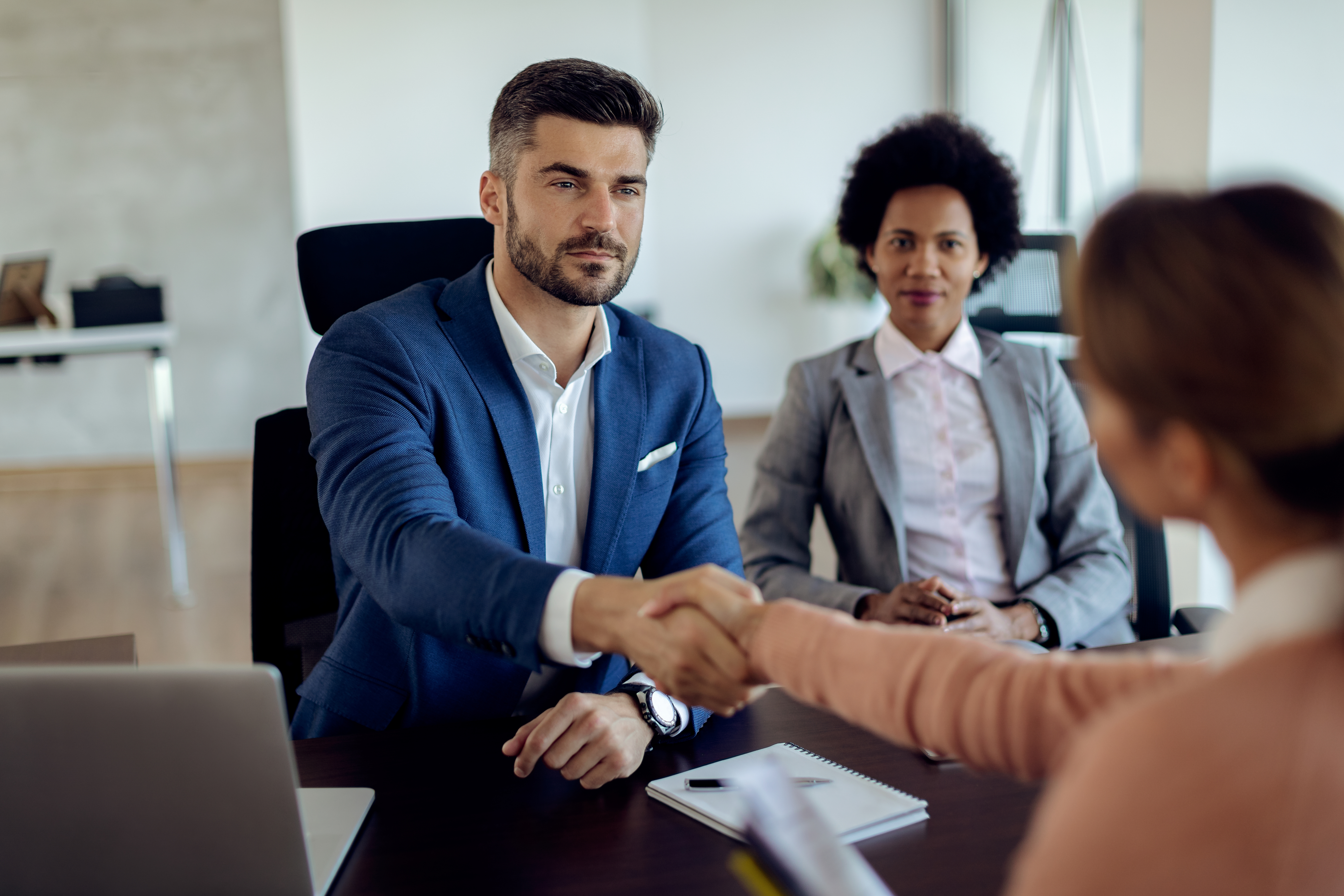 Equipe em reunião estratégica